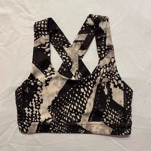 Lululemon Black and White Sports Bra - Size 4